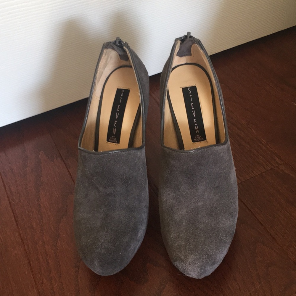 Steven by Steve Madden grey suede booties p-perin
